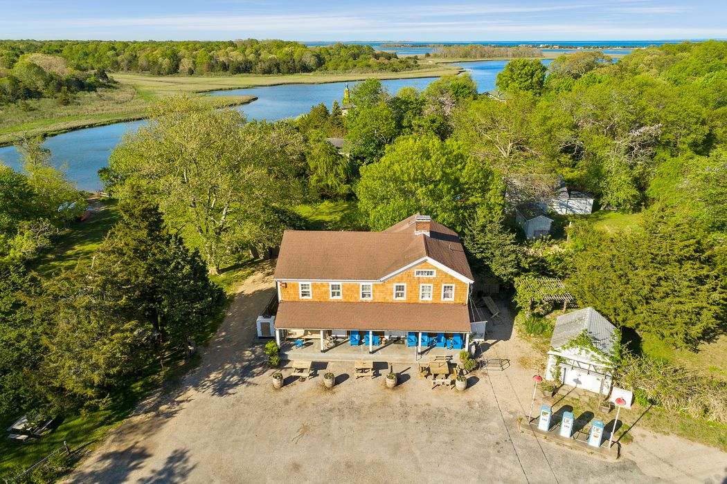 29 Old Stone Highway (Springs General Store), East Hampton, NY 11937