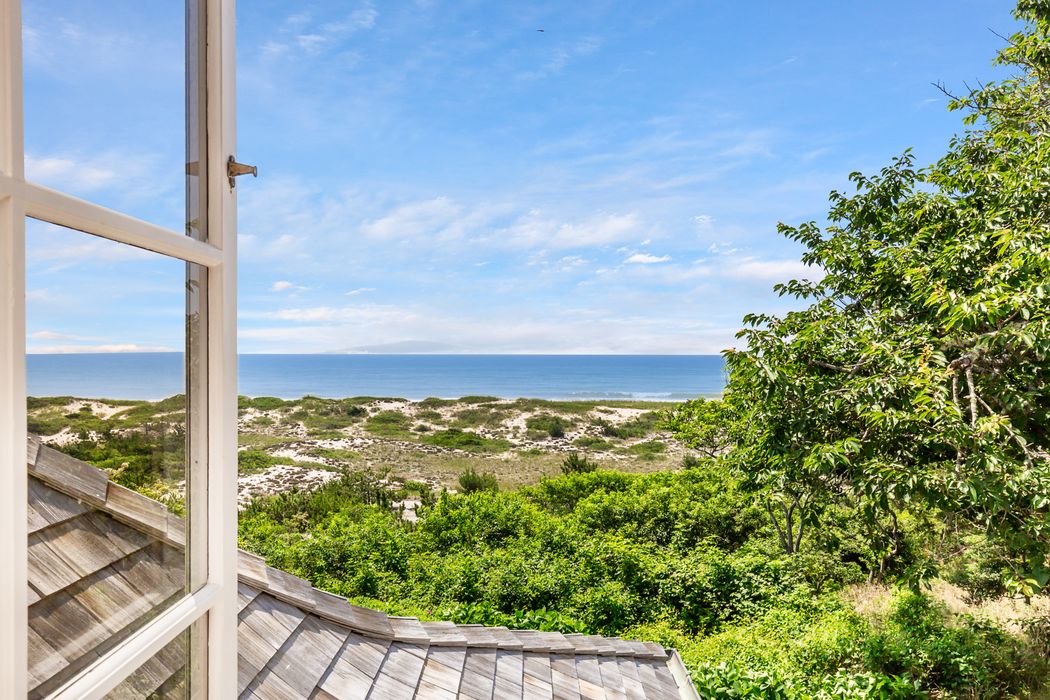 32 Windmill Lane, East Hampton, NY 11937 Sotheby's International