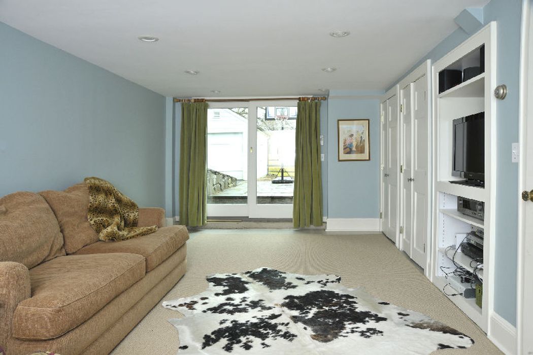 17 Shore Road, Old Greenwich, CT 06870 Sotheby's International Realty