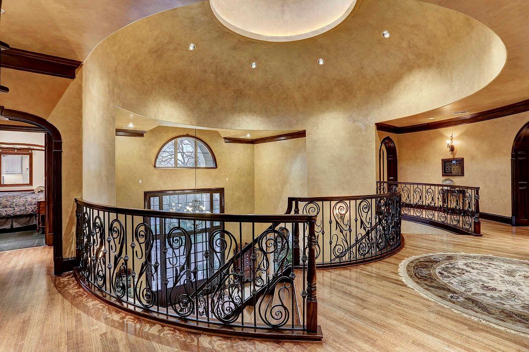 7 Paradise Point, Sugar Land, TX 77478 Martha Turner Sotheby's