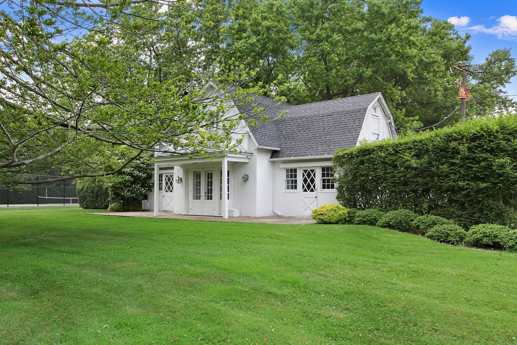 90 Wyandanch Lane, Southampton, NY 11968 Sotheby's International Realty, Inc.