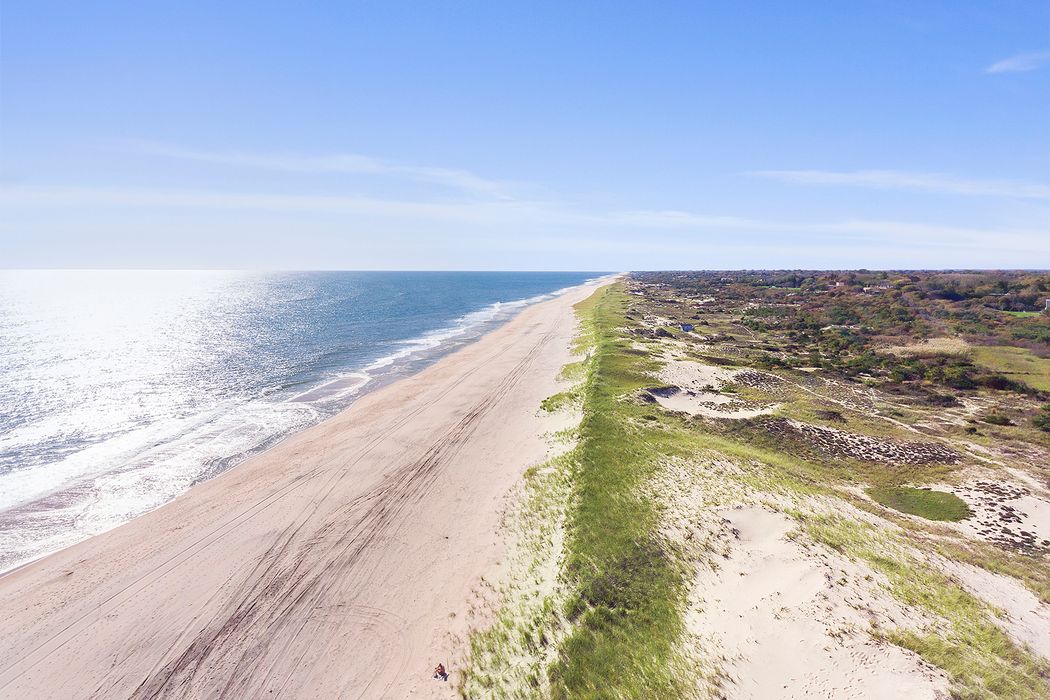 570 And 574 Montauk Highway, East Hampton, NY 11937 | Sotheby's ...