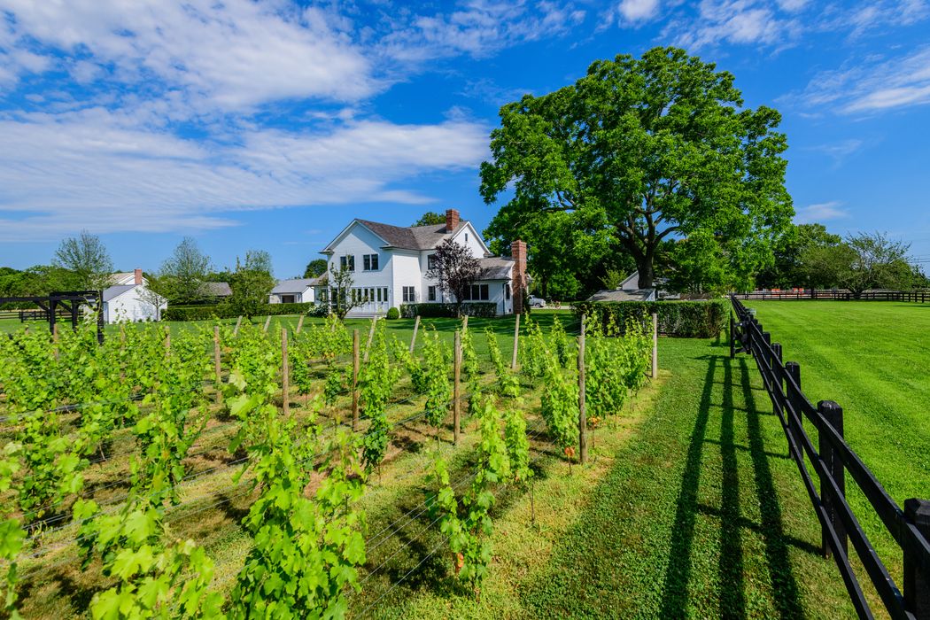 134 Narrow Lane East, Sagaponack, NY 11962 Sotheby's International