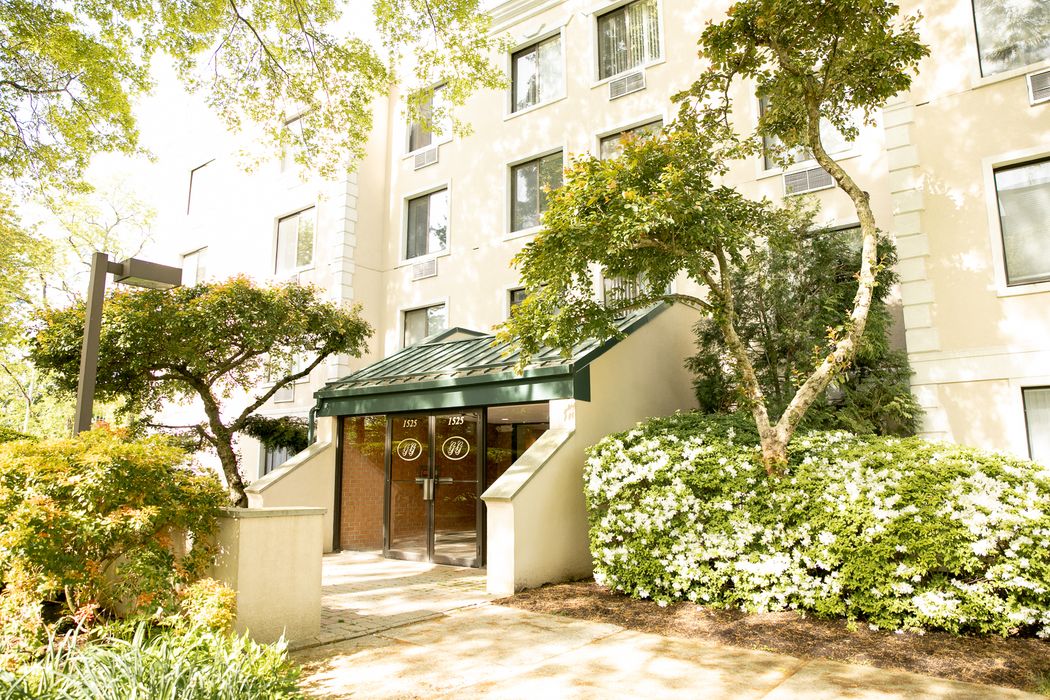 93 Civic Center Old Greenwich Ct HD