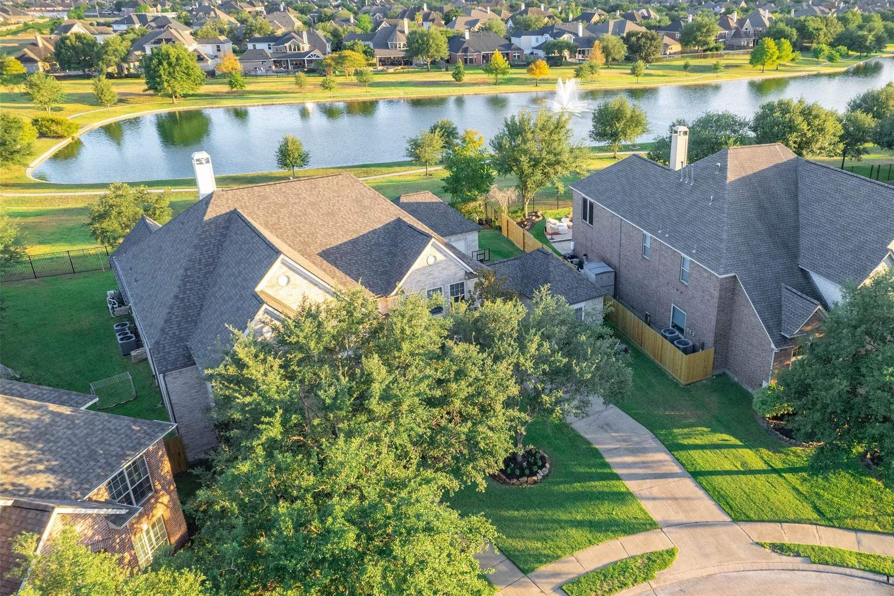 12118 Cypress Creek Lakes Drive, Cypress, TX 77433