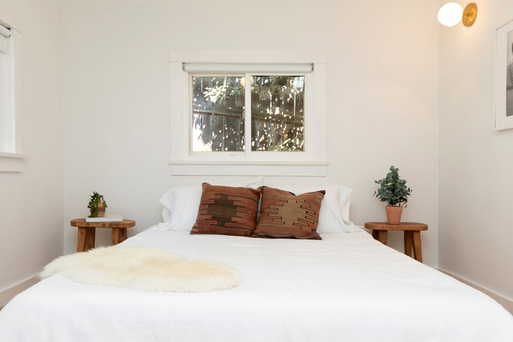 915 Palm View Drive Los Angeles, CA 90042