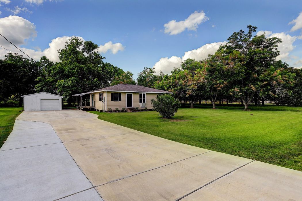 11600 28th Street, Santa Fe, TX 77510 Martha Turner Sotheby's