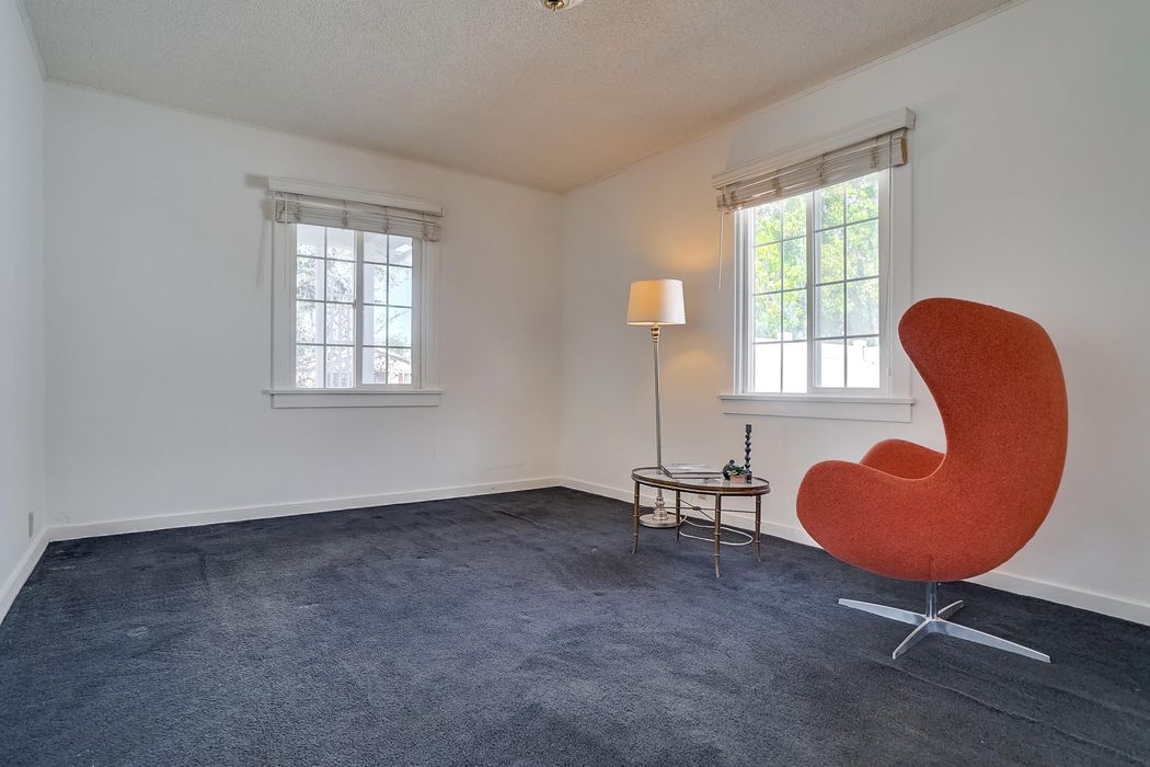 2134 El Sereno Avenue Altadena, CA 91001