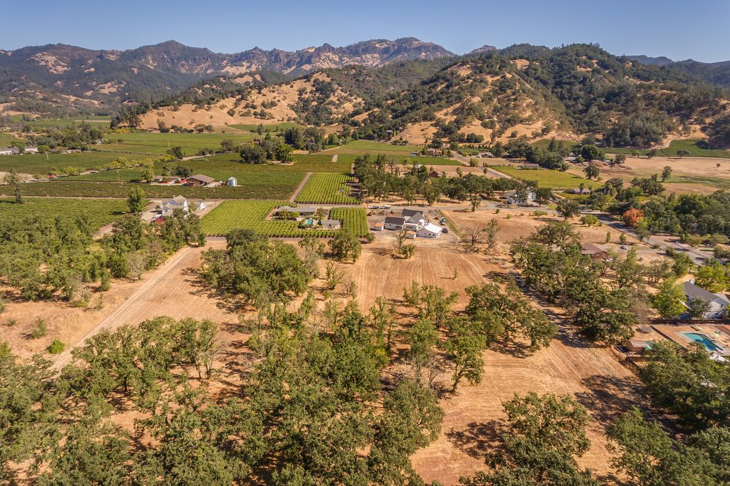 2400 Grant St , Calistoga, CA 94515 Sotheby's International Realty, Inc.