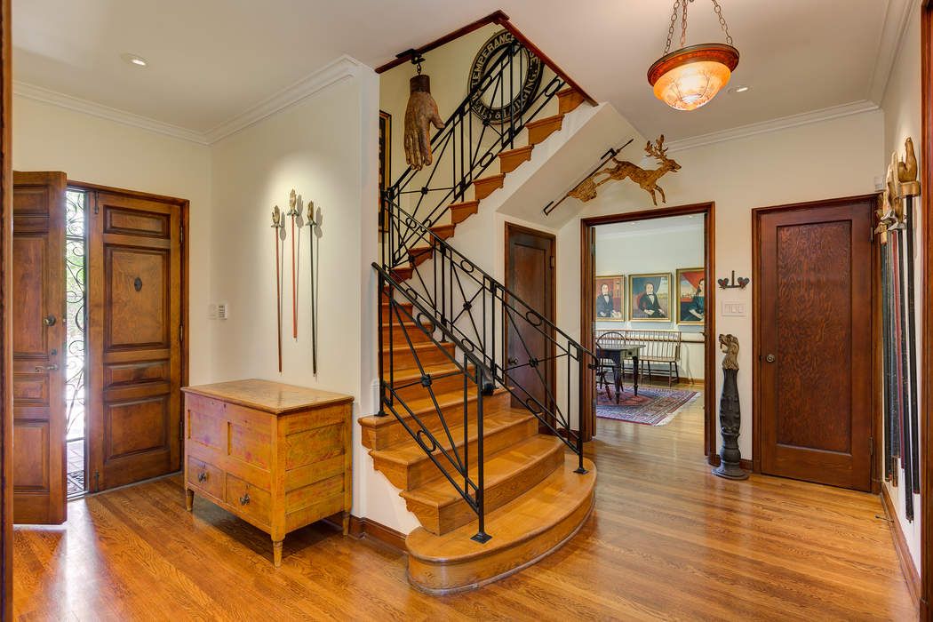 4916 Finley Avenue, Los Angeles, CA 90027 Sotheby's International