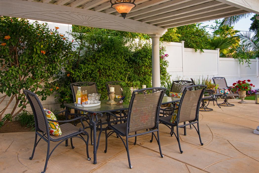 932 West Road, Glendale, CA 91202 Sotheby's International