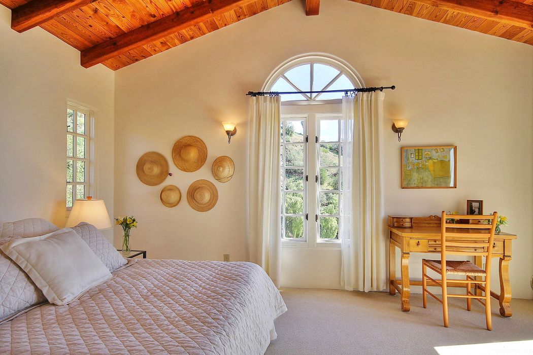 1421 West Mountain Drive, Santa Barbara, CA 93103 Sotheby's International Realty, Inc.