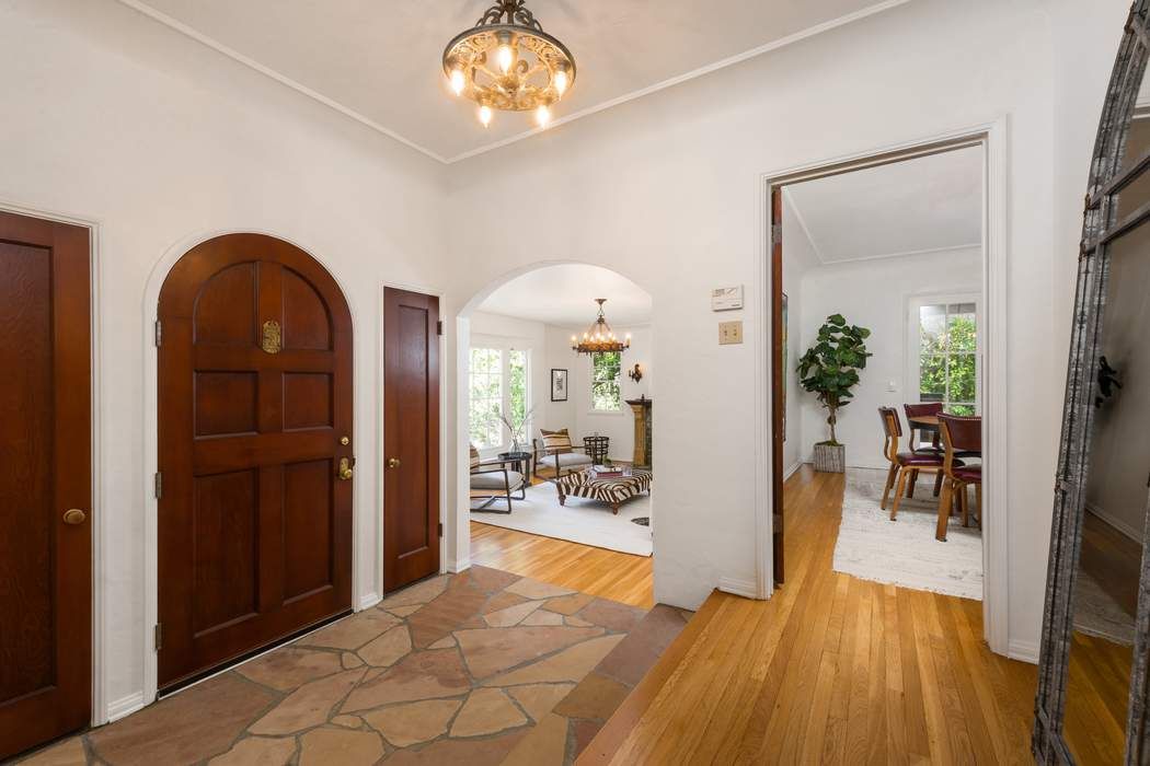 2763 Outpost Drive Los Angeles, CA 90068