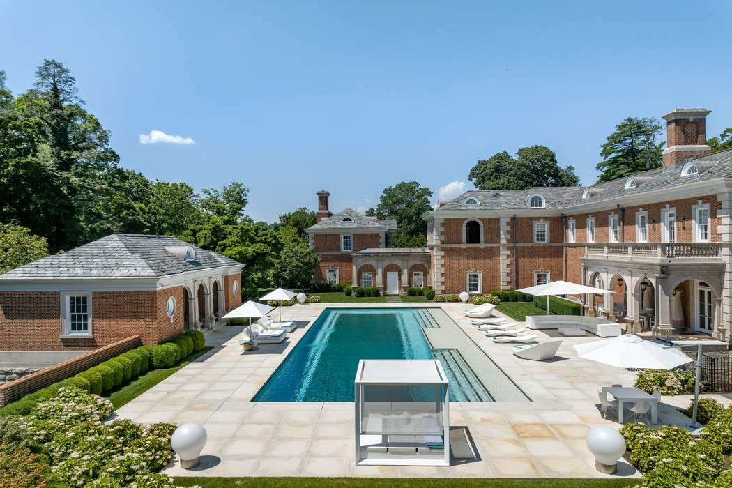 555 Lake Avenue, Greenwich, CT 06830