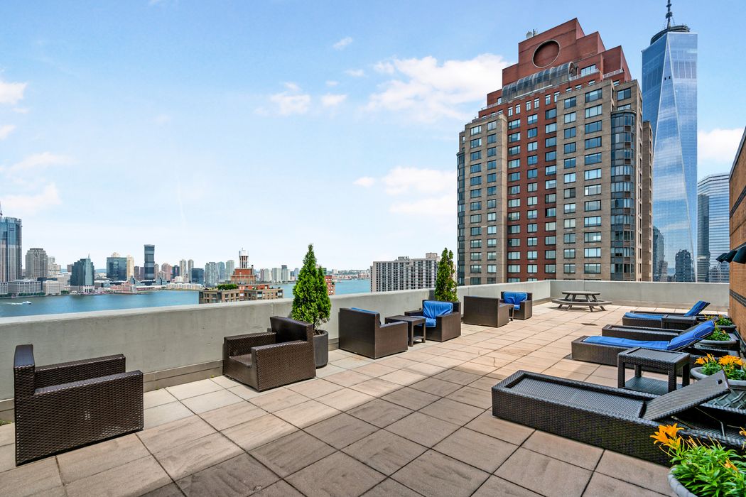 99 Battery Place Apt 19F, New York, NY 10280 Sotheby's International