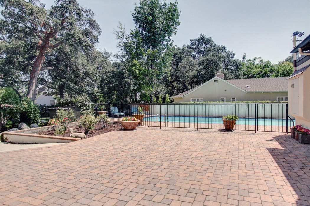 2494 Glen Canyon Road, Altadena, CA 91001 Sotheby's International