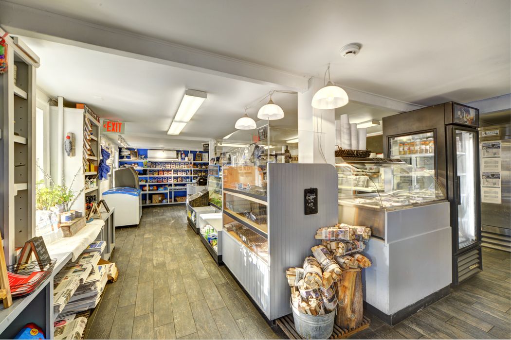 29 Old Stone Highway (Springs General Store), East Hampton, NY 11937
