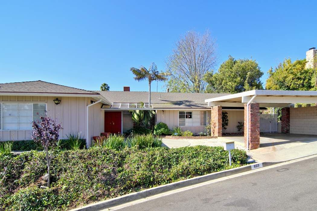 823 Teakwood Rd, Brentwood, CA 90049 Sotheby's International Realty, Inc.