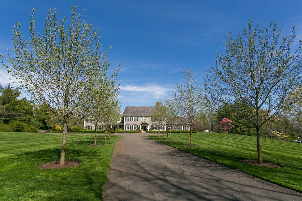 449 Round Hill Road, Greenwich, CT 06831 Sotheby's International Realty, Inc.
