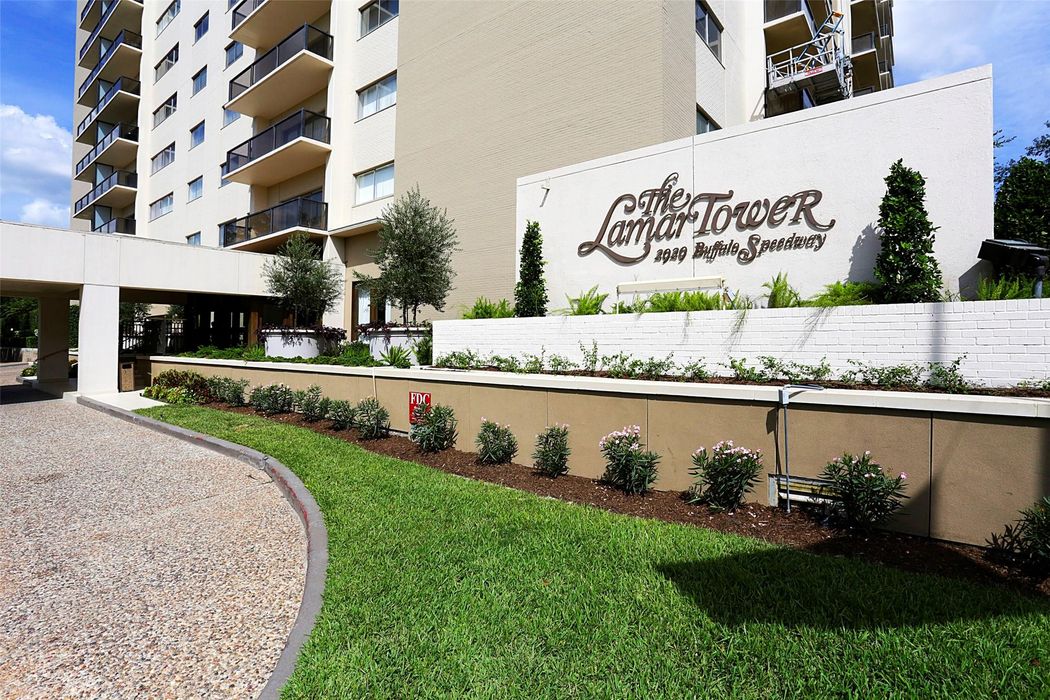 2929 Buffalo Speedway Unit 309, Houston, TX 77098 Martha Turner