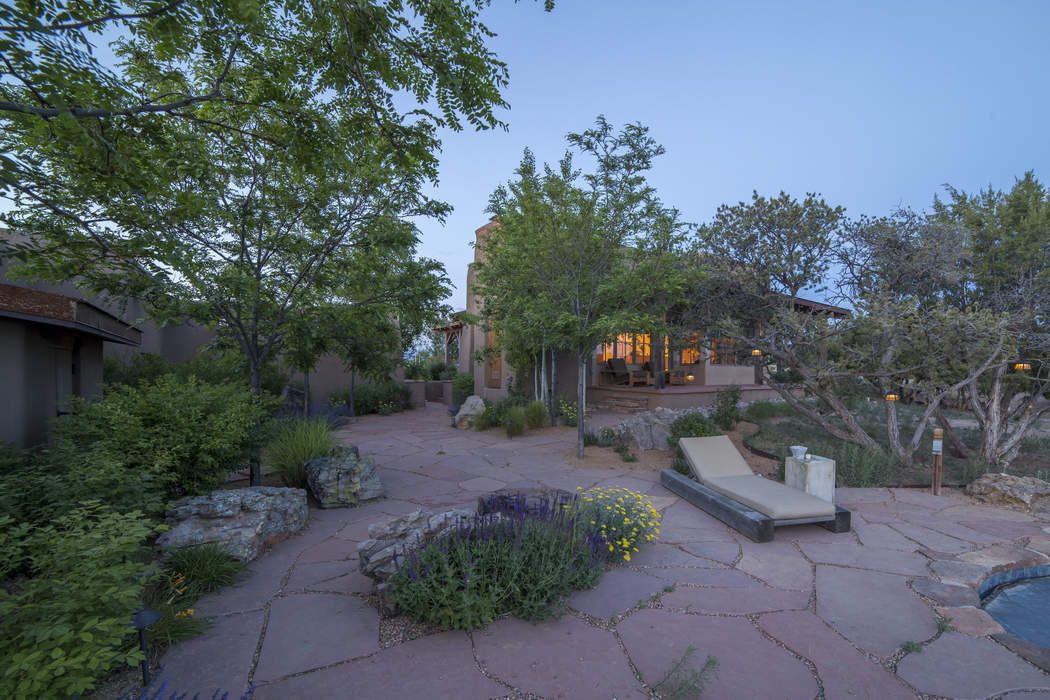 150 Paseo Aragon, Santa Fe, NM 87506 Sotheby's International Realty, Inc.