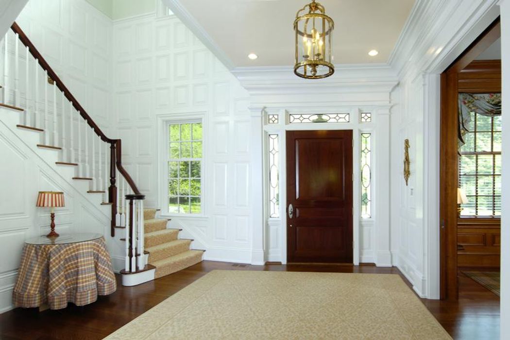 18 Edson Lane, Greenwich, CT 06830 Sotheby's International Realty, Inc.