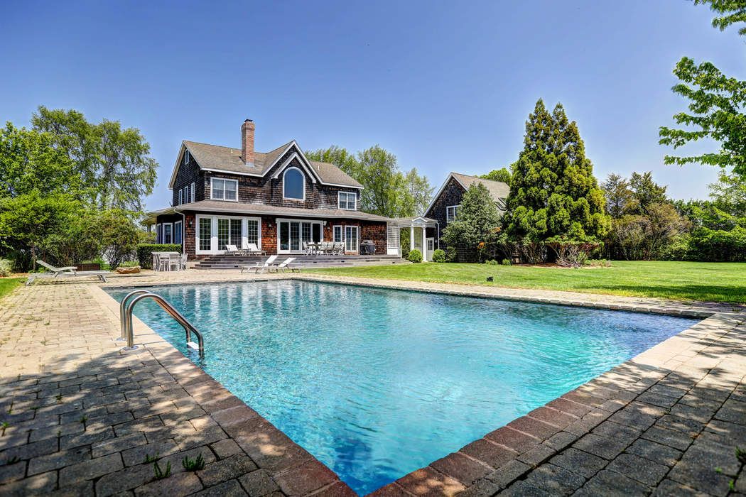 Bridgehampton Getaway Bridgehampton, NY 11932 Sotheby's International