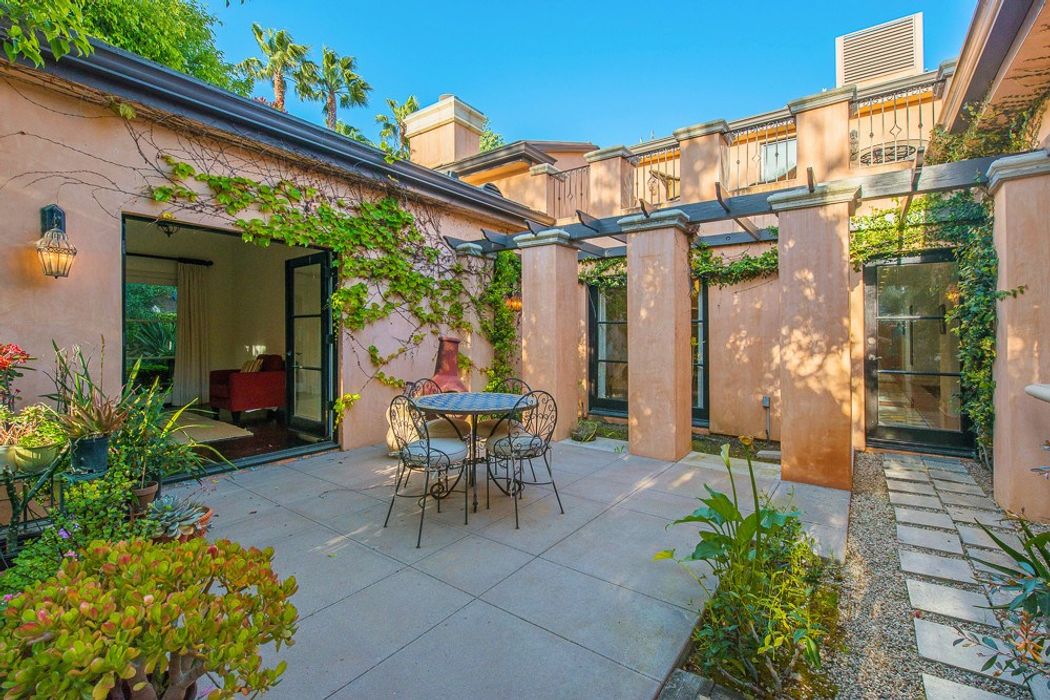 6395 Meadows Court, Malibu, CA 90265 Sotheby's International Realty, Inc.