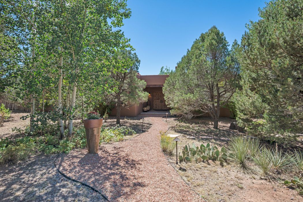 2362 Santa Barbara Drive, Santa Fe, NM 87505 Sotheby's International
