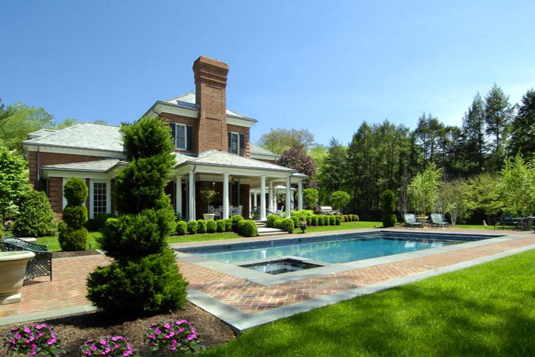 18 Edson Lane, Greenwich, CT 06830 Sotheby's International Realty, Inc.