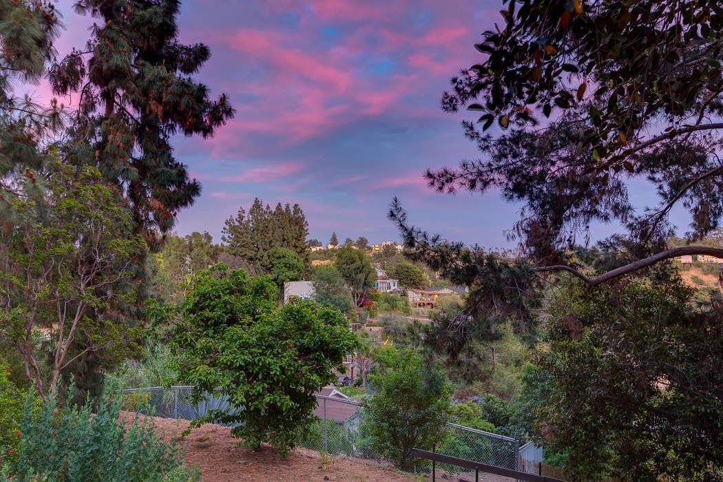 1942 Lemoyne Street, Los Angeles, CA 90026 Sotheby's International