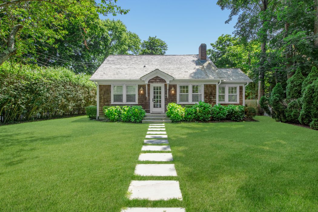 128 Halsey Street, Southampton, NY 11968 Sotheby's International