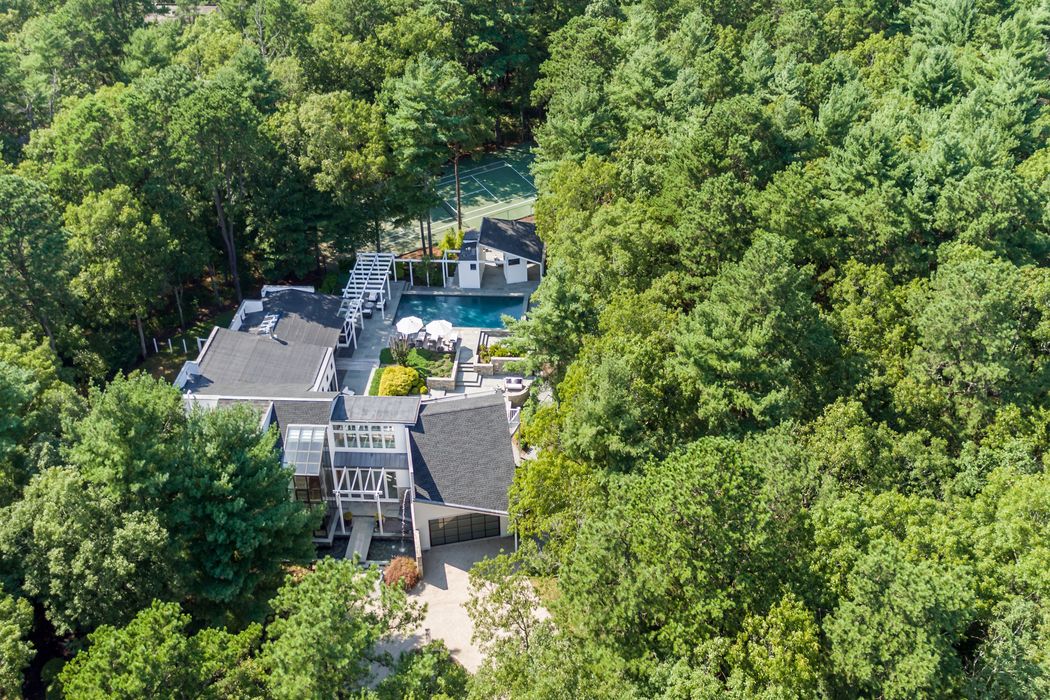 154 Swamp Road, East Hampton, NY 11937 Sotheby's International Realty