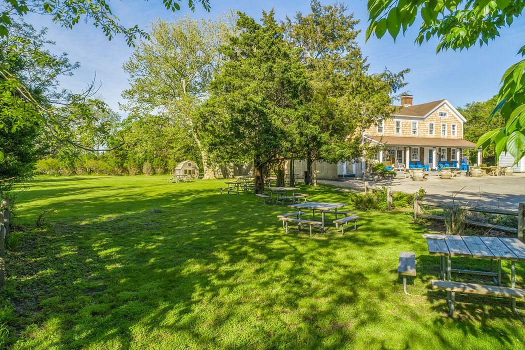 29 Old Stone Highway (Springs General Store), East Hampton, NY 11937