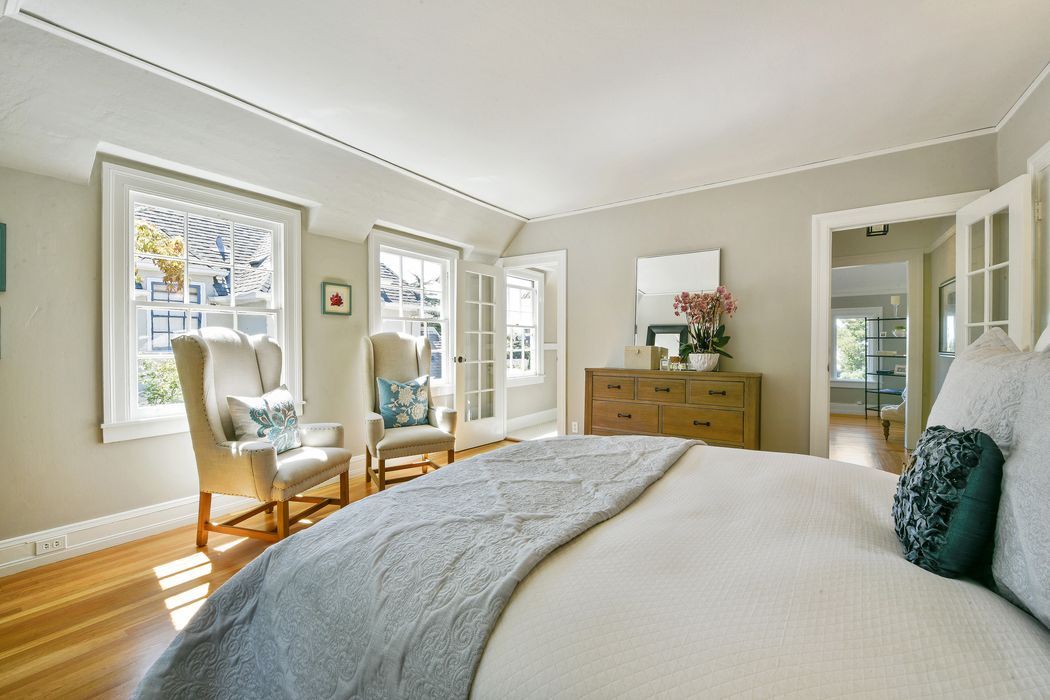 Exquisitely Updated & Located in Oakland Oakland, CA 94610 Sotheby's