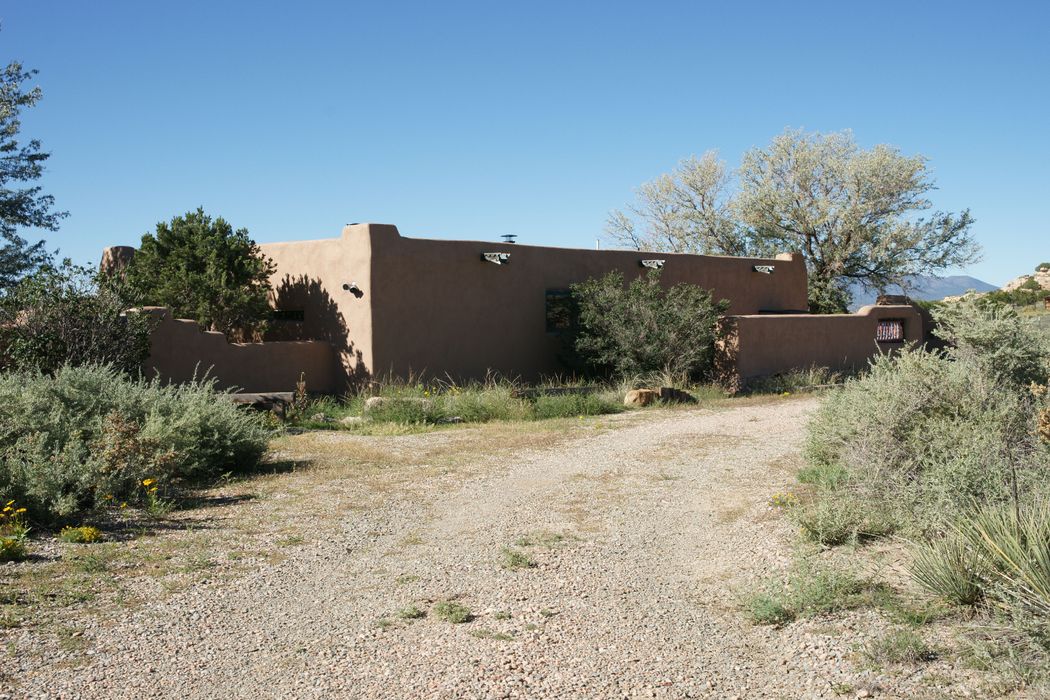 74 Camino San Cristobal, Galisteo, NM 87540 Sotheby's International
