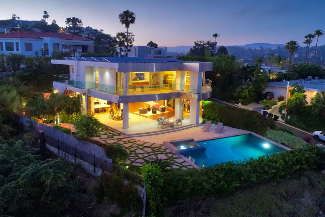 2235 Hercules Drive, Los Angeles, CA 90046 Sotheby's International