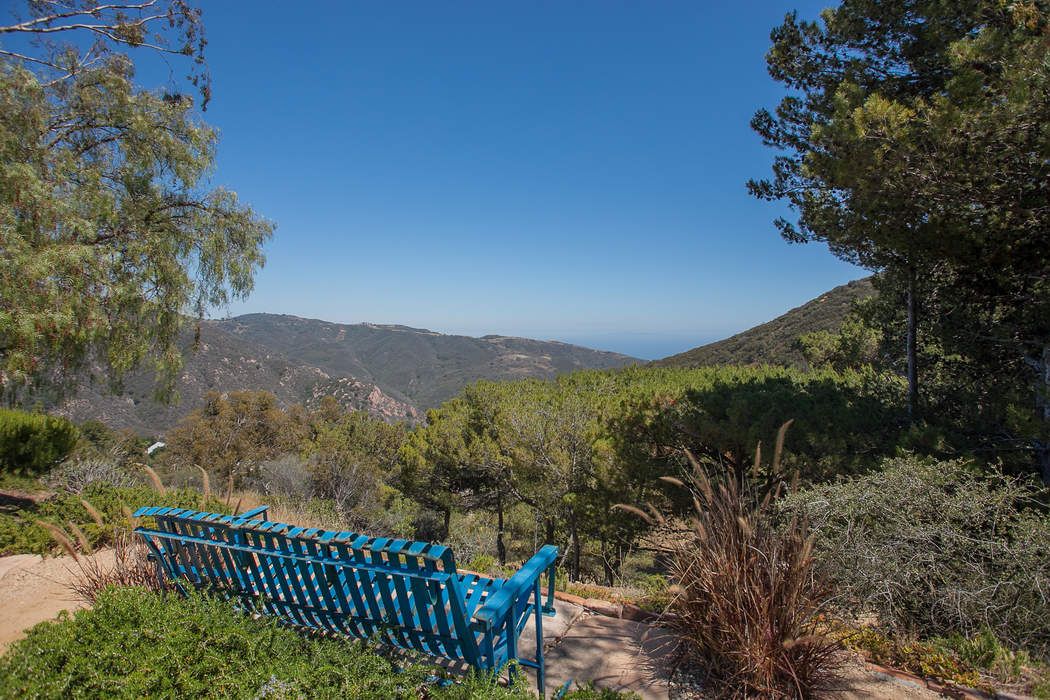 2002 Las Flores Canyon, Malibu, CA 90265 Sotheby's International