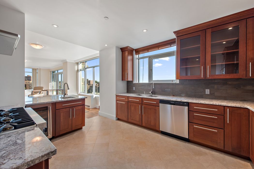 Bronx Ny Kitchen Dandk Organizer