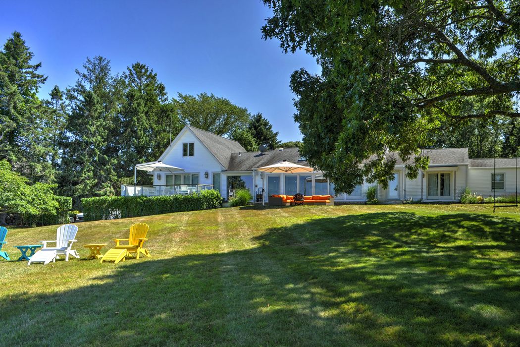 Private Bayfront Traditional Shelter Island, NY 11964 Sotheby's International Realty, Inc.