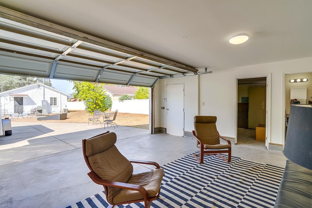 2134 El Sereno Avenue Altadena, CA 91001