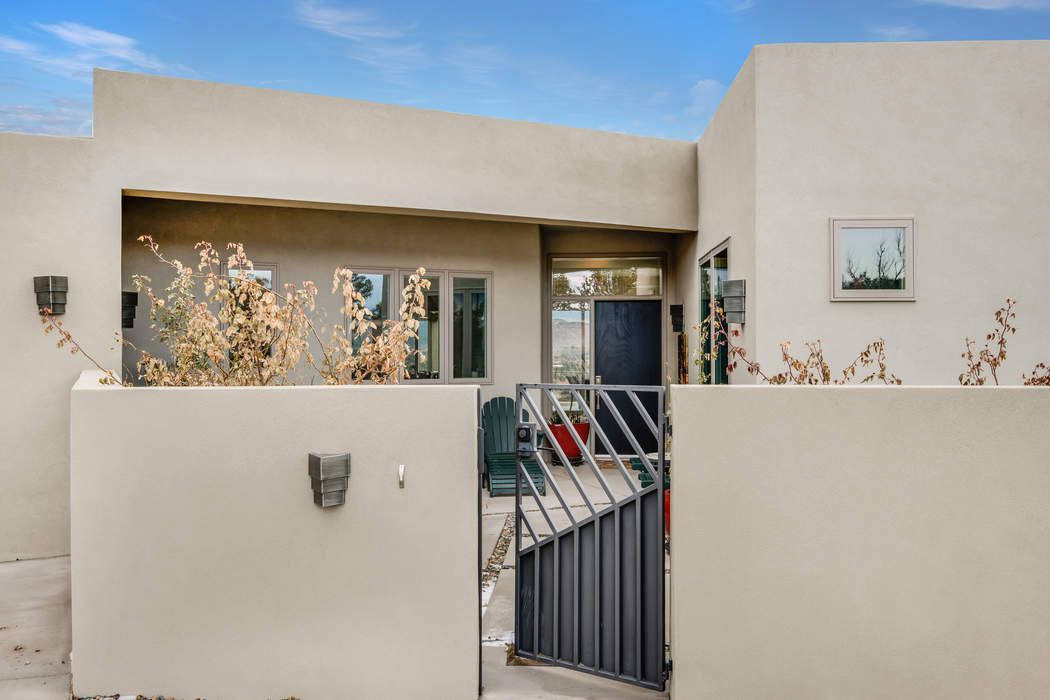 2084 S. Ridgetop Road, Santa Fe, NM 87506 Sotheby's International