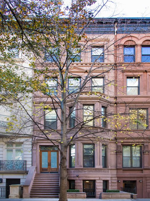 28 West 76th Street, New York, NY 10023 Sotheby's International Realty, Inc.