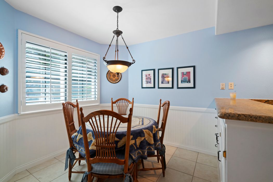 29723 Strawberry Hill Drive Agoura Hills Ca 91301