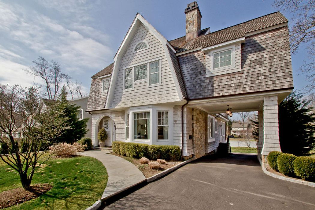 33 Highview Avenue, Old Greenwich, CT 06870 Sotheby's International