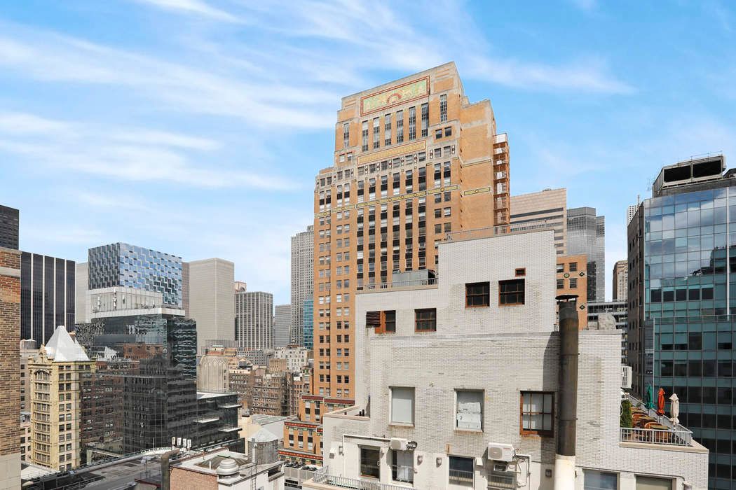 East 44th Street Apt 3B  New York  10017 Sotheby s International