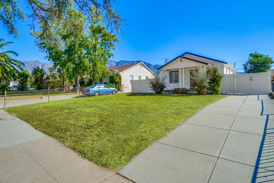 2134 El Sereno Avenue Altadena, CA 91001
