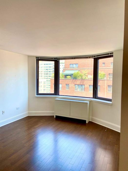 300 East 64th Street 17B, New York, NY 10065 Sotheby's International Realty, Inc. 300 East 64th Street 17B, New York, NY 10065 Sotheby's International Realty, Inc.
