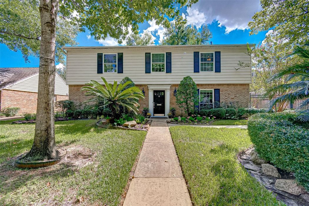 12615 Trail Hollow Drive, Houston, TX 77024 Martha Turner Sotheby's