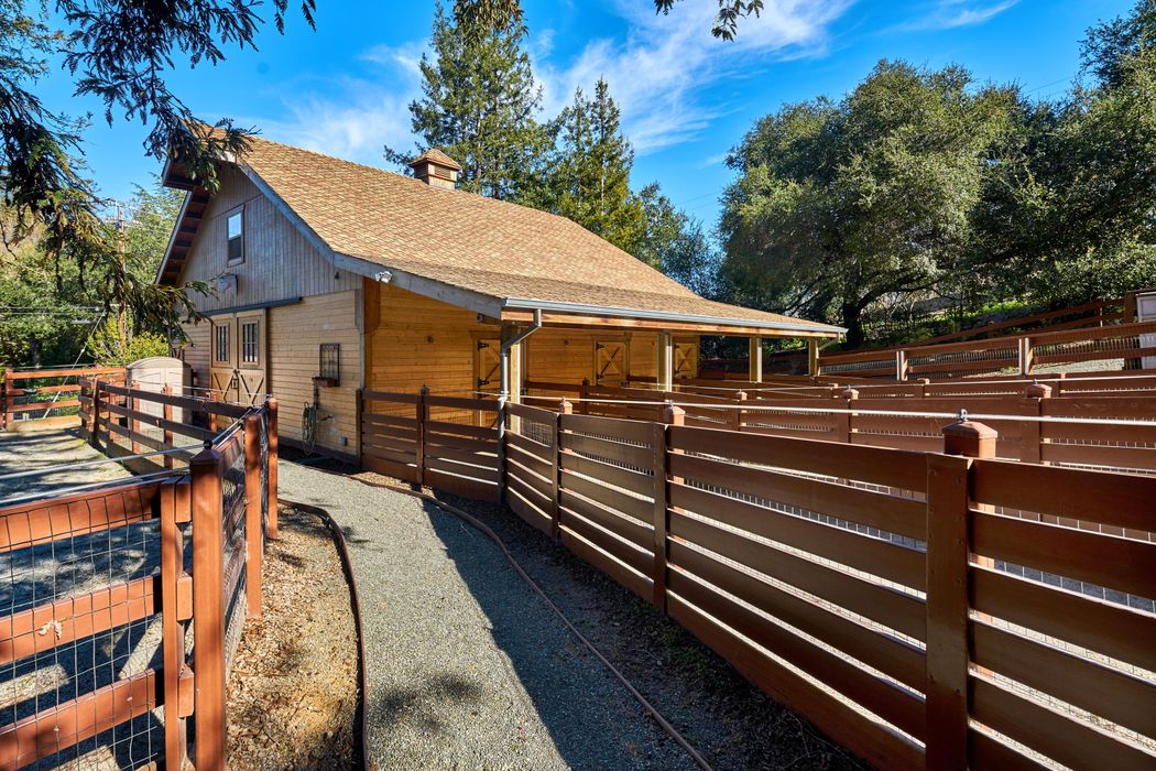 24388 Amigos Ct, Los Altos Hills, CA 94024 | Sotheby's International ...